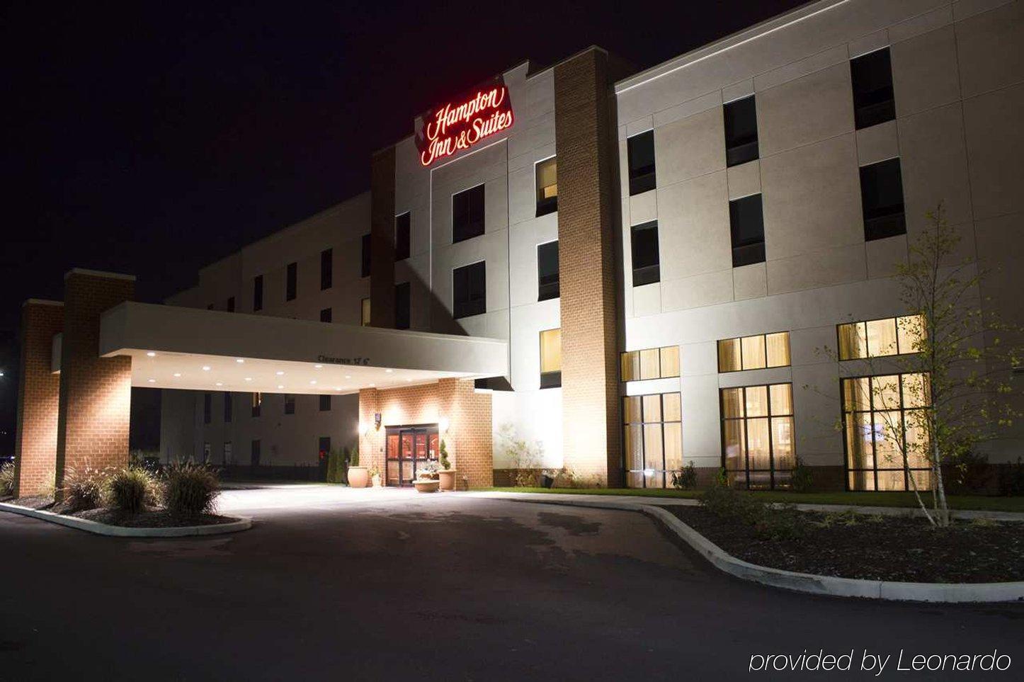 Hampton Inn & Suites Harrisburg Exterior photo